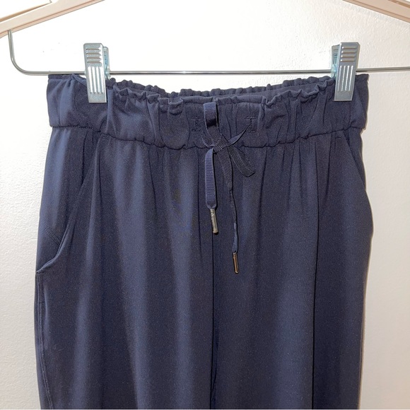 Lululemon Black Stretch High-Rise Pant Size 2 - Picture 9 of 9